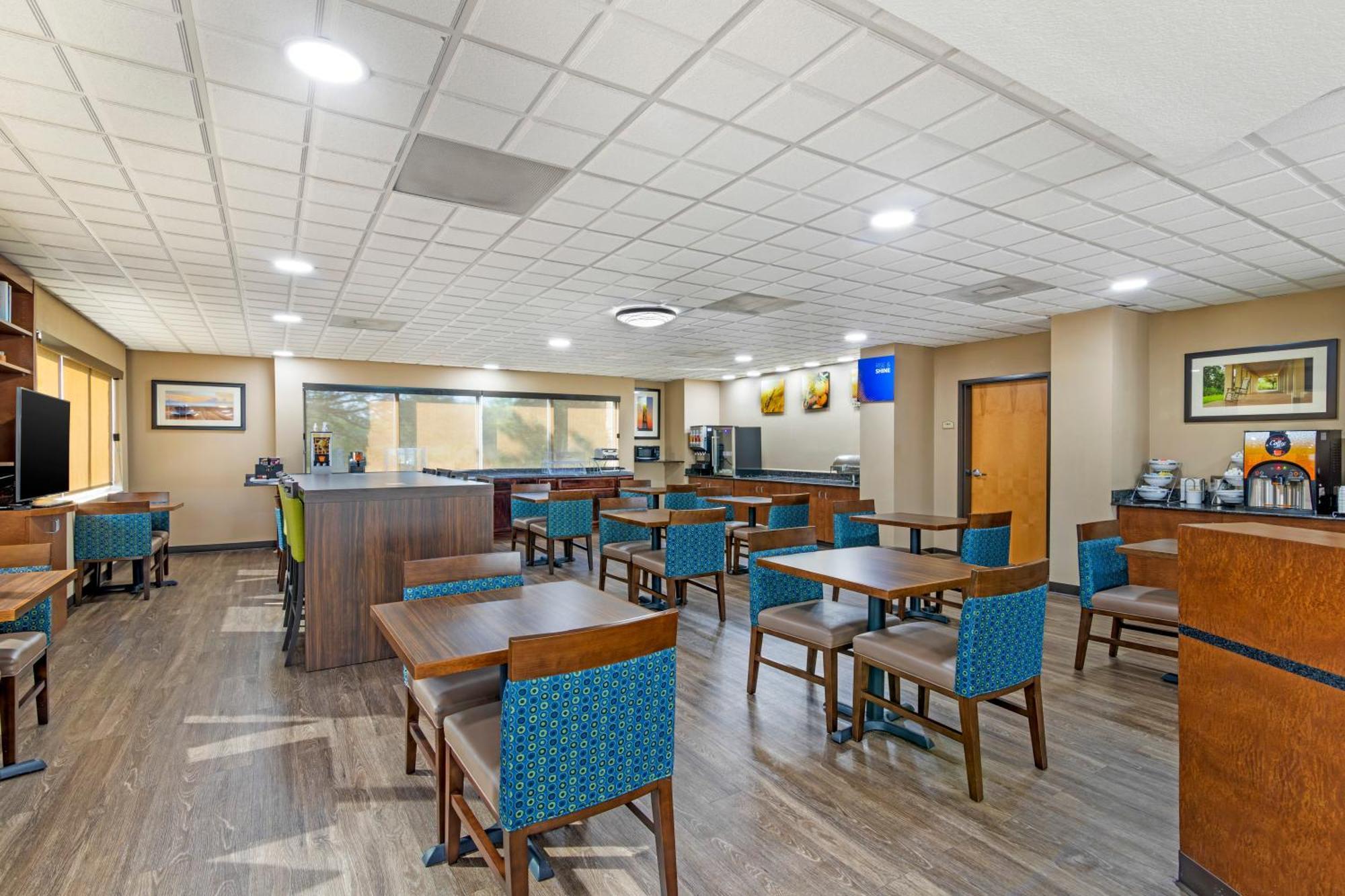 Comfort Suites Brunswick Zewnętrze zdjęcie